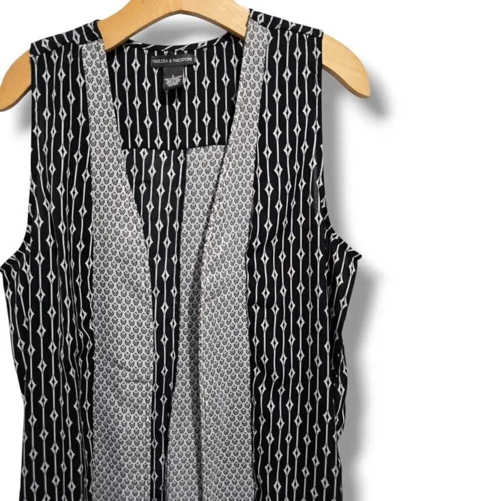 Chelsea & Theodore Women’s Black & White Geometric Open Front Long Vest – Size L